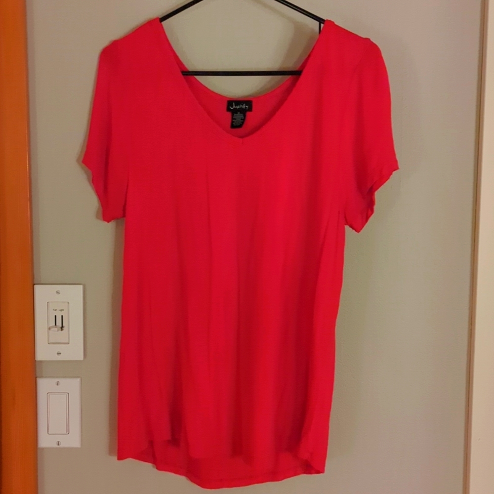 Justify M bright pink t-shirt